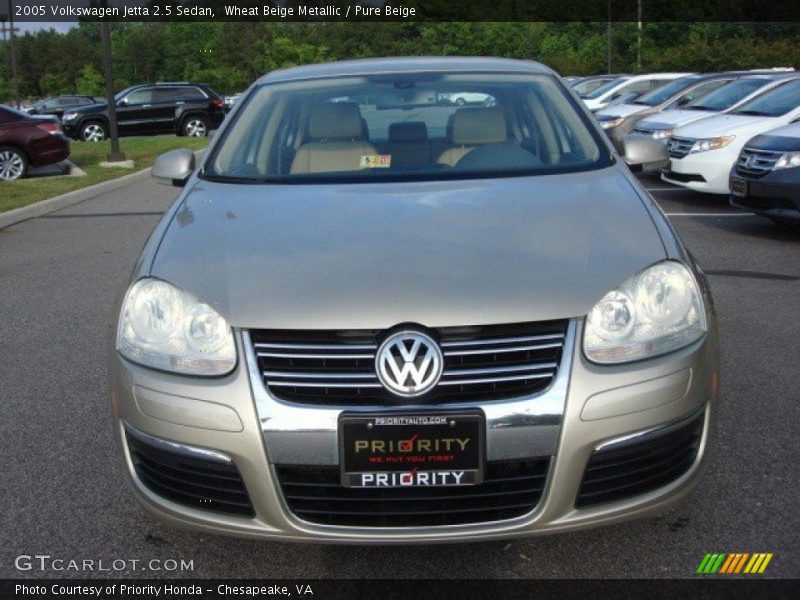 Wheat Beige Metallic / Pure Beige 2005 Volkswagen Jetta 2.5 Sedan