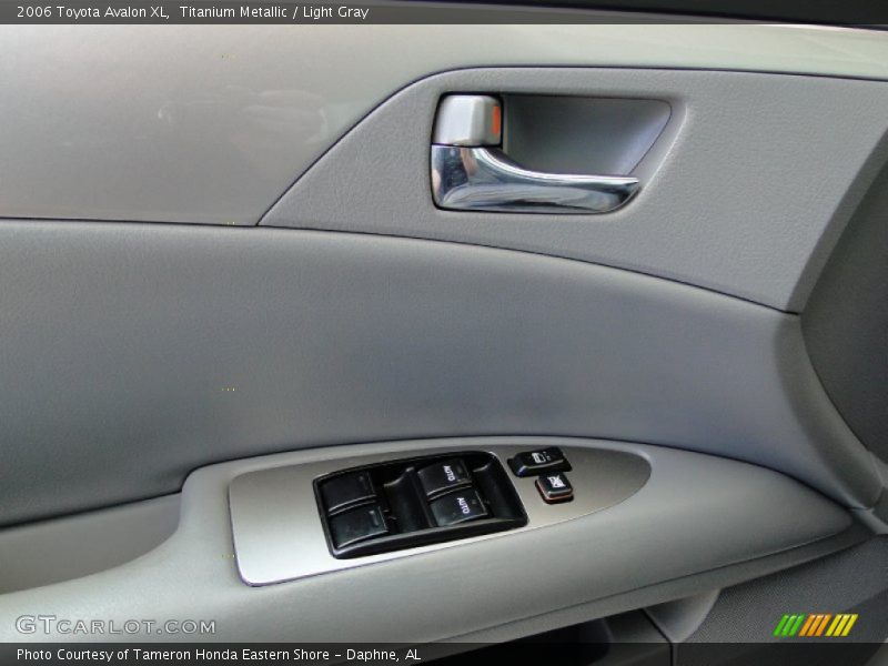 Titanium Metallic / Light Gray 2006 Toyota Avalon XL