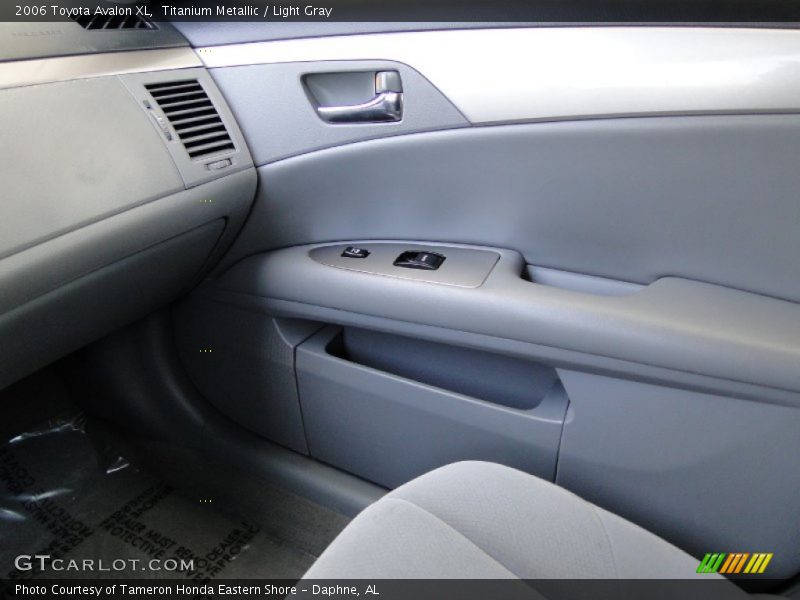 Titanium Metallic / Light Gray 2006 Toyota Avalon XL