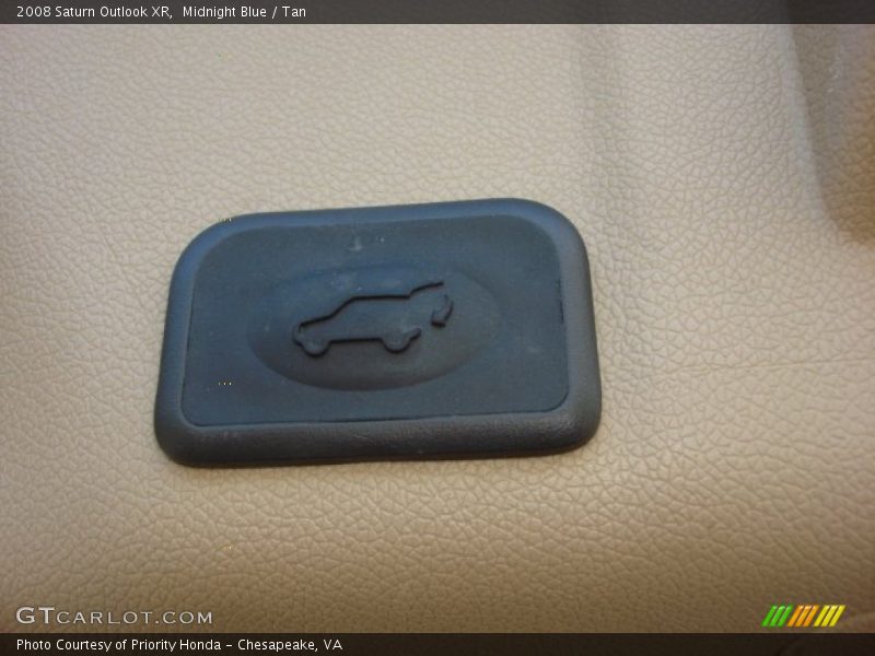 Midnight Blue / Tan 2008 Saturn Outlook XR