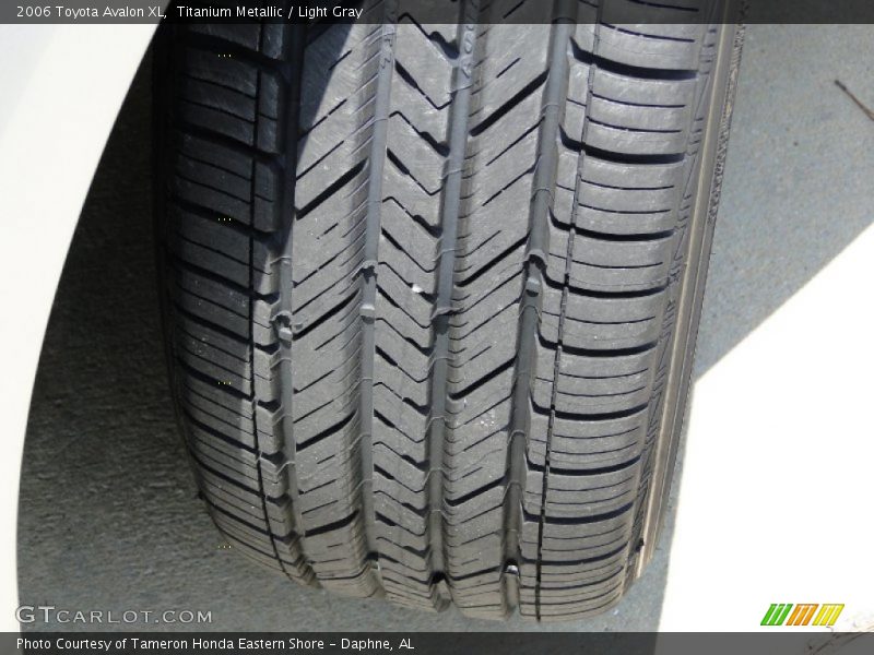 Titanium Metallic / Light Gray 2006 Toyota Avalon XL