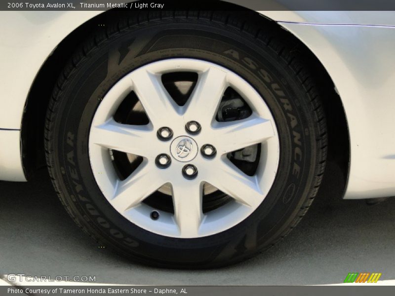 Titanium Metallic / Light Gray 2006 Toyota Avalon XL