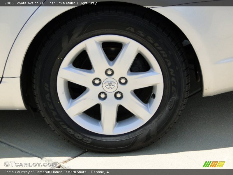 Titanium Metallic / Light Gray 2006 Toyota Avalon XL