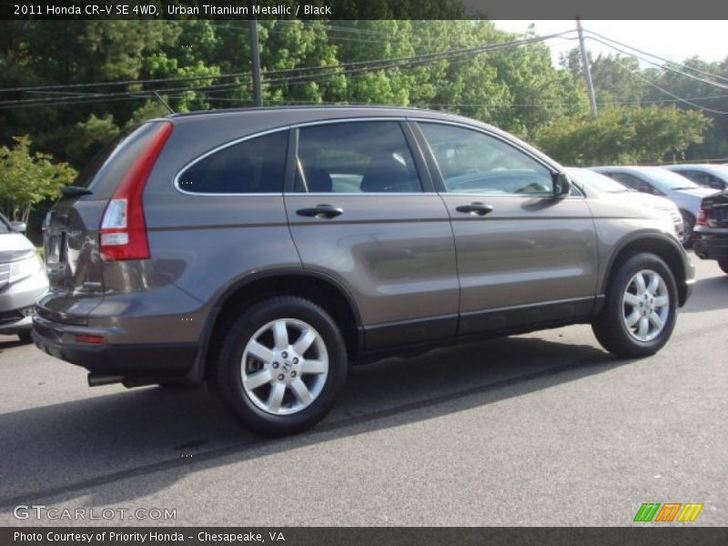 Urban Titanium Metallic / Black 2011 Honda CR-V SE 4WD