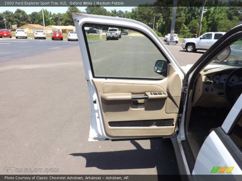 Oxford White / Medium Pebble 2003 Ford Explorer Sport Trac XLS
