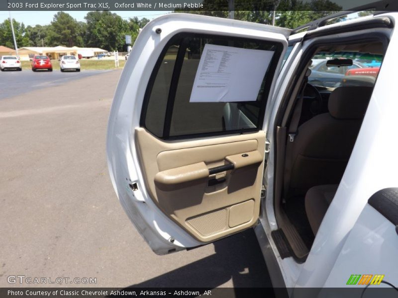 Oxford White / Medium Pebble 2003 Ford Explorer Sport Trac XLS