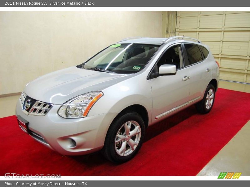 Silver Ice Metallic / Black 2011 Nissan Rogue SV