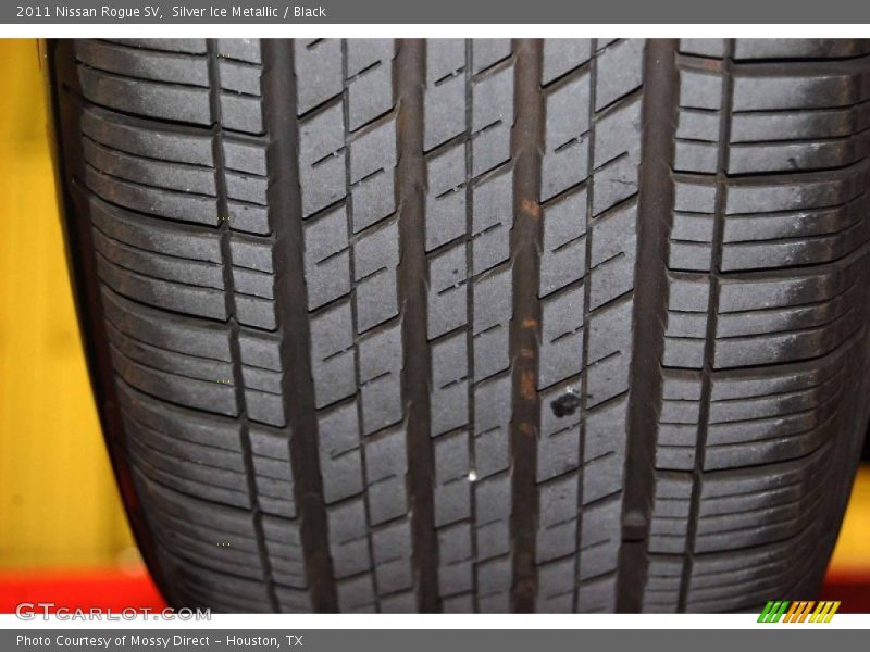 Silver Ice Metallic / Black 2011 Nissan Rogue SV