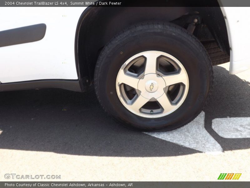 Summit White / Dark Pewter 2004 Chevrolet TrailBlazer LS 4x4