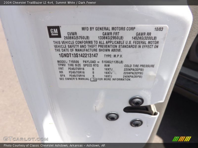 Summit White / Dark Pewter 2004 Chevrolet TrailBlazer LS 4x4