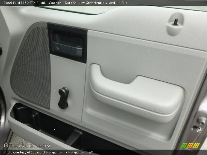 Door Panel of 2006 F150 STX Regular Cab 4x4