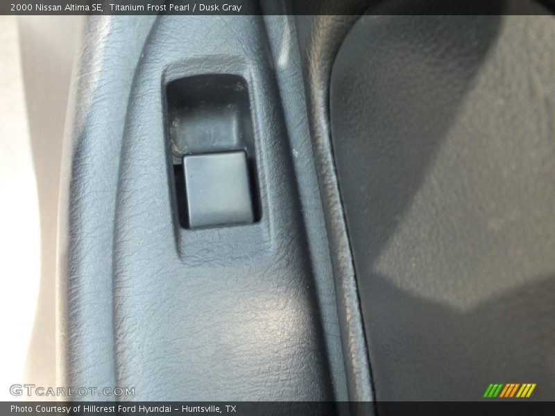 Titanium Frost Pearl / Dusk Gray 2000 Nissan Altima SE