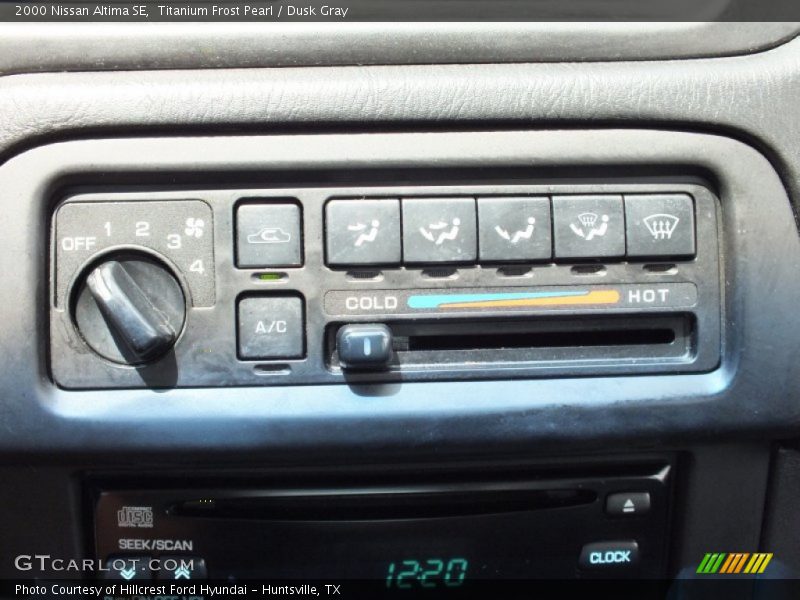 Titanium Frost Pearl / Dusk Gray 2000 Nissan Altima SE