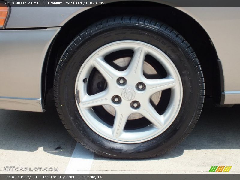 Titanium Frost Pearl / Dusk Gray 2000 Nissan Altima SE