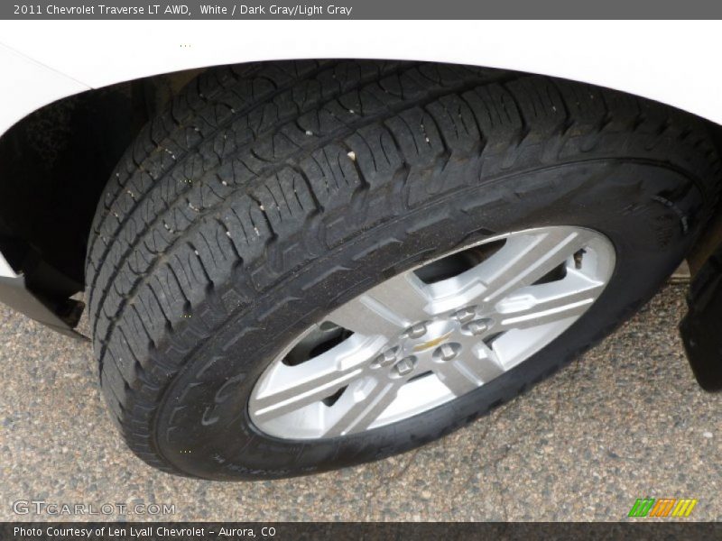 White / Dark Gray/Light Gray 2011 Chevrolet Traverse LT AWD