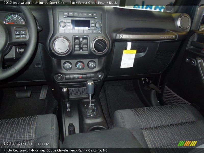 Black Forest Green Pearl / Black 2012 Jeep Wrangler Unlimited Sport S 4x4
