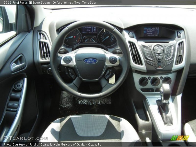 Oxford White / Two-Tone Sport 2012 Ford Focus SE Sport Sedan