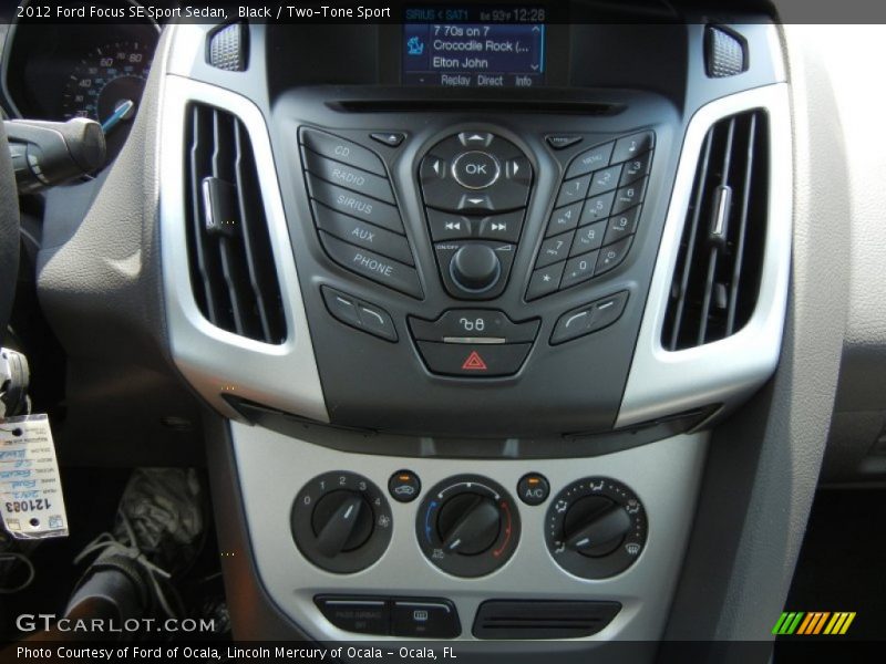 Black / Two-Tone Sport 2012 Ford Focus SE Sport Sedan