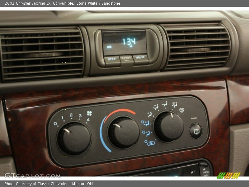 Controls of 2002 Sebring LXi Convertible