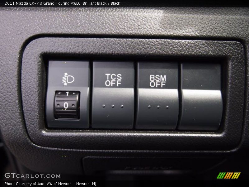 Controls of 2011 CX-7 s Grand Touring AWD