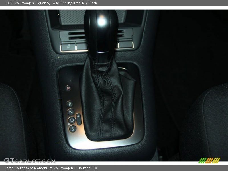 Wild Cherry Metallic / Black 2012 Volkswagen Tiguan S