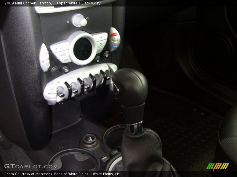Pepper White / Black/Grey 2009 Mini Cooper Hardtop