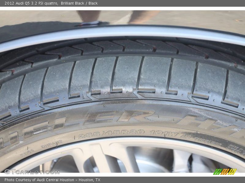 Brilliant Black / Black 2012 Audi Q5 3.2 FSI quattro