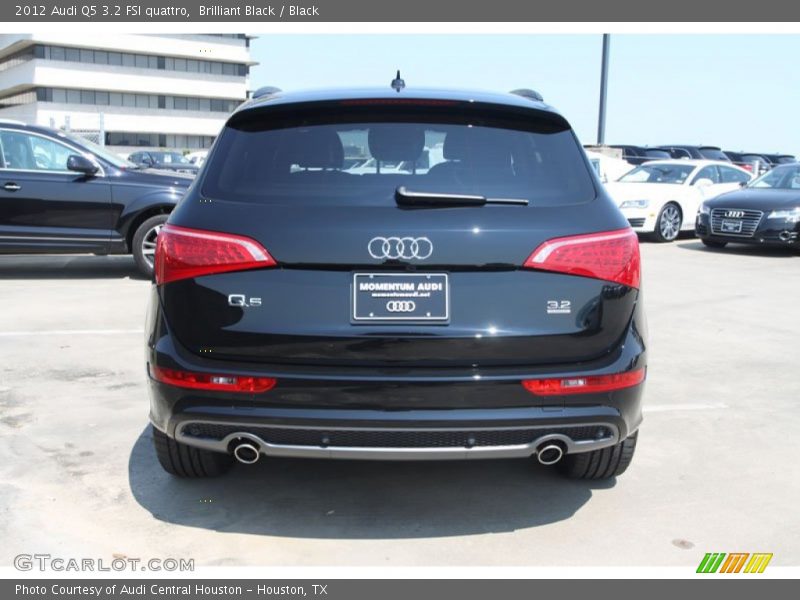 Brilliant Black / Black 2012 Audi Q5 3.2 FSI quattro