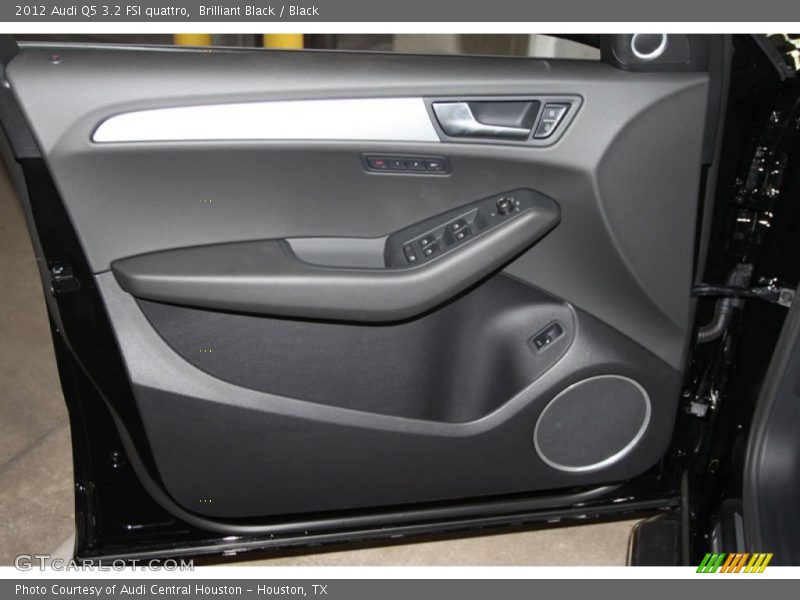 Brilliant Black / Black 2012 Audi Q5 3.2 FSI quattro