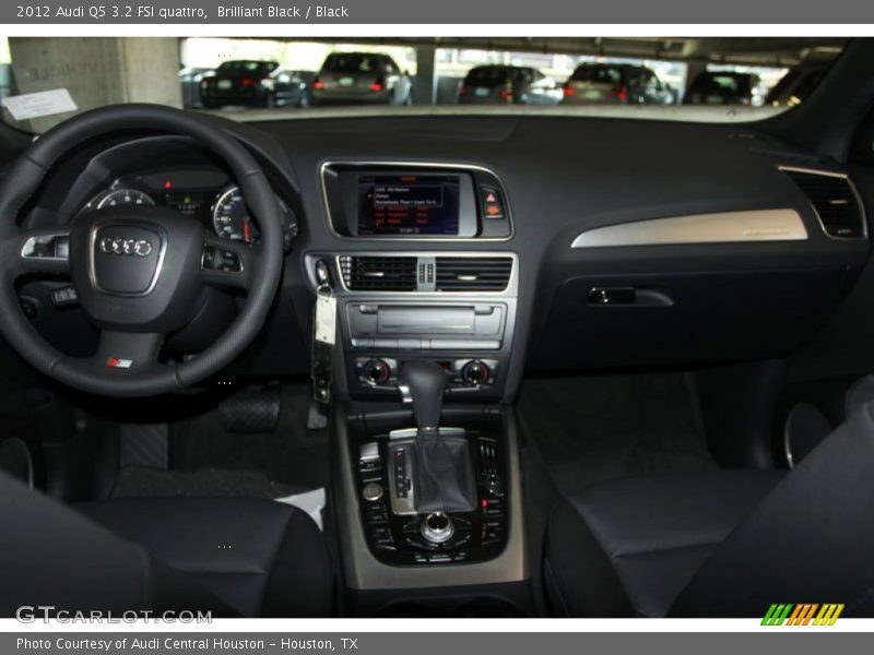 Brilliant Black / Black 2012 Audi Q5 3.2 FSI quattro