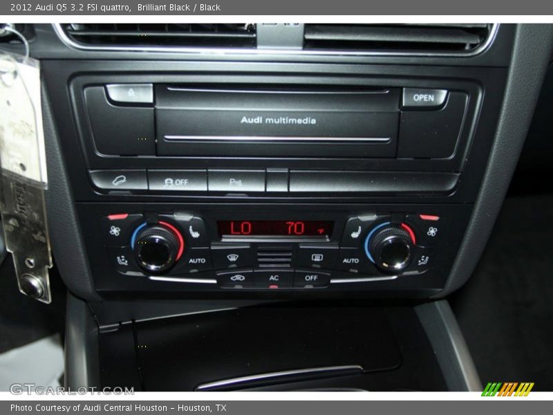 Brilliant Black / Black 2012 Audi Q5 3.2 FSI quattro