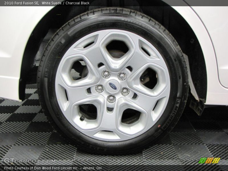 White Suede / Charcoal Black 2010 Ford Fusion SE