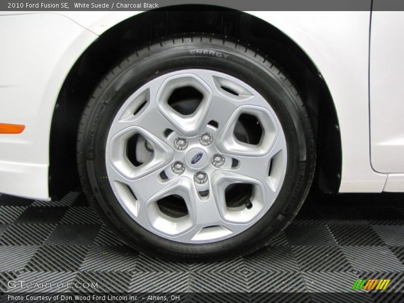 White Suede / Charcoal Black 2010 Ford Fusion SE