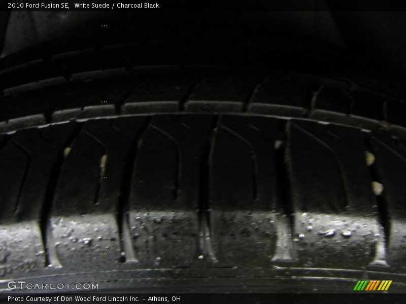 White Suede / Charcoal Black 2010 Ford Fusion SE