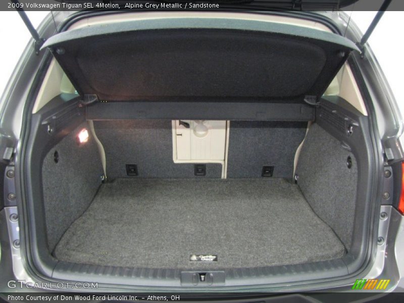  2009 Tiguan SEL 4Motion Trunk