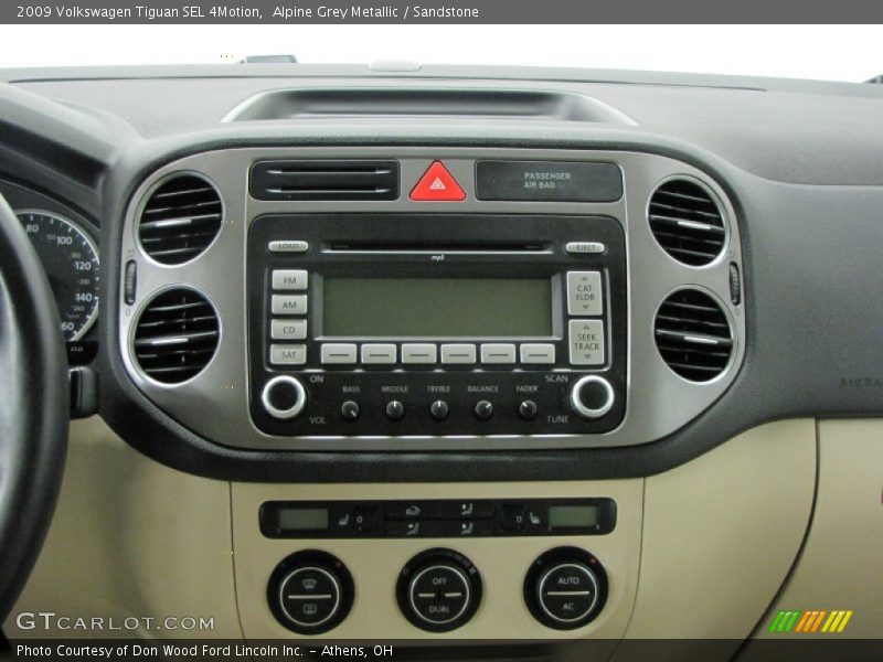 Controls of 2009 Tiguan SEL 4Motion