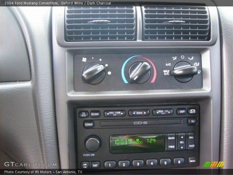 Controls of 2004 Mustang Convertible