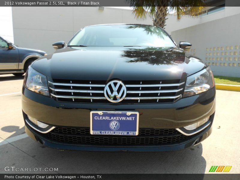 Black / Titan Black 2012 Volkswagen Passat 2.5L SEL