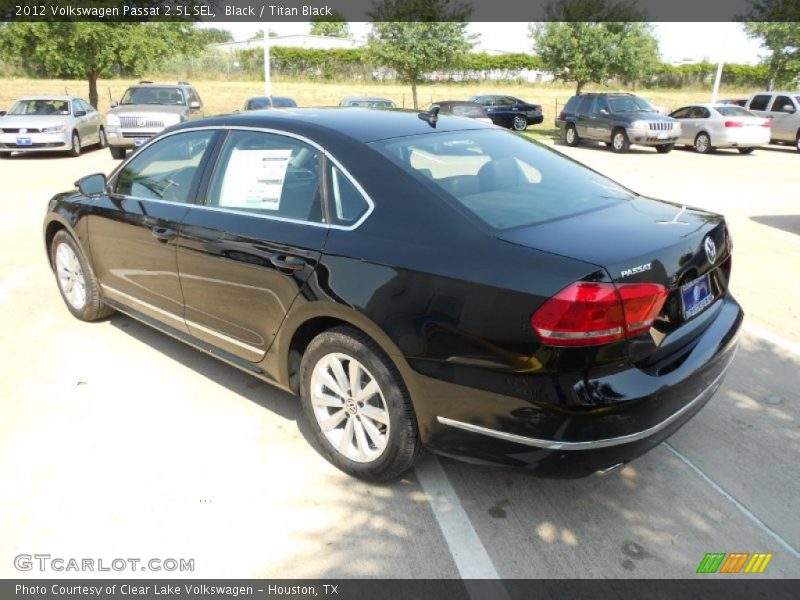 Black / Titan Black 2012 Volkswagen Passat 2.5L SEL