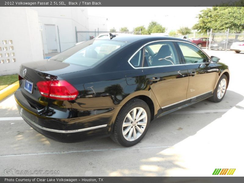 Black / Titan Black 2012 Volkswagen Passat 2.5L SEL