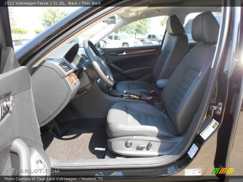 Black / Titan Black 2012 Volkswagen Passat 2.5L SEL