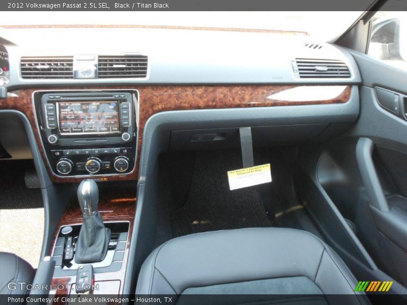 Black / Titan Black 2012 Volkswagen Passat 2.5L SEL