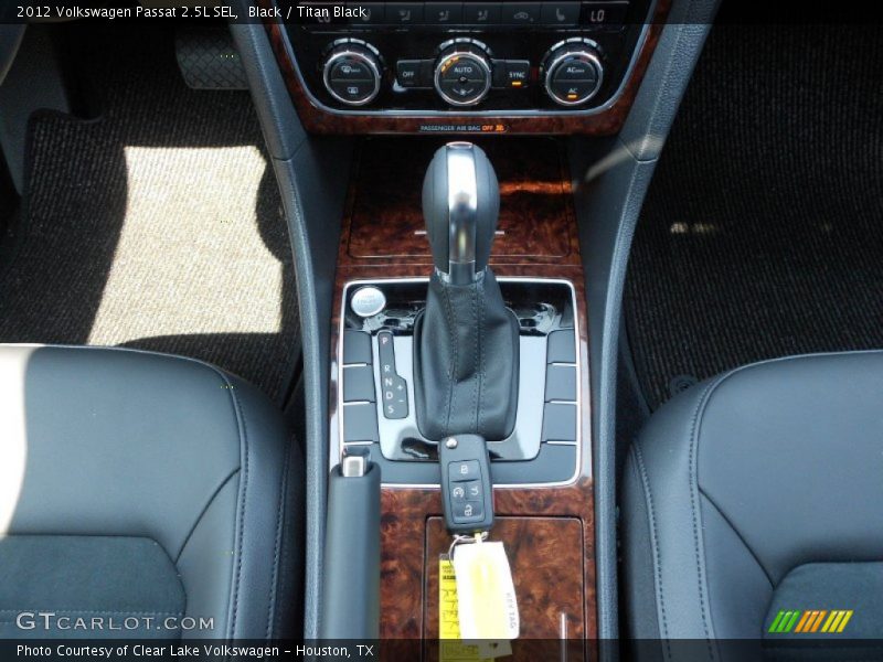 Black / Titan Black 2012 Volkswagen Passat 2.5L SEL