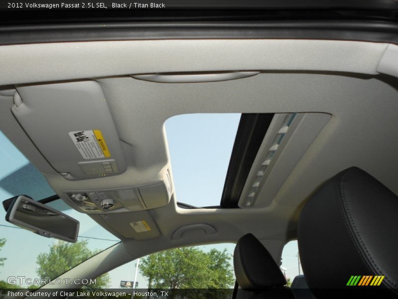 Black / Titan Black 2012 Volkswagen Passat 2.5L SEL