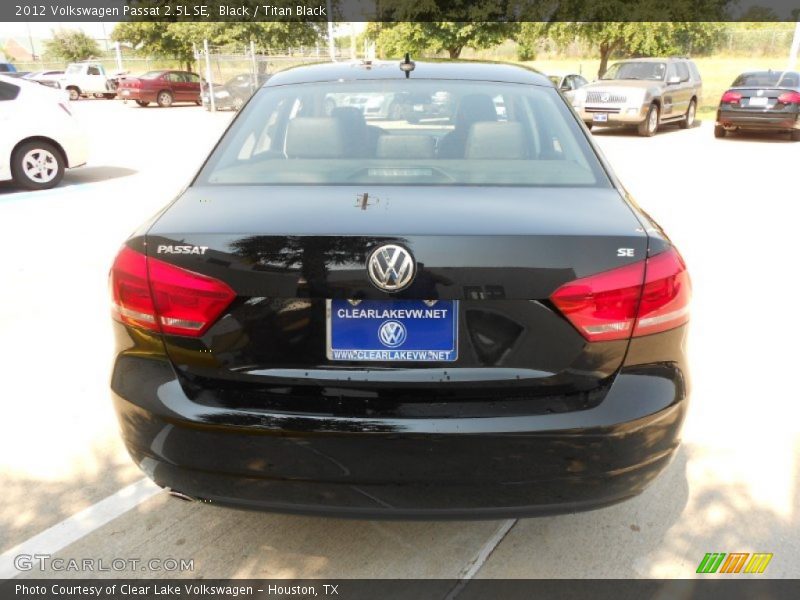 Black / Titan Black 2012 Volkswagen Passat 2.5L SE