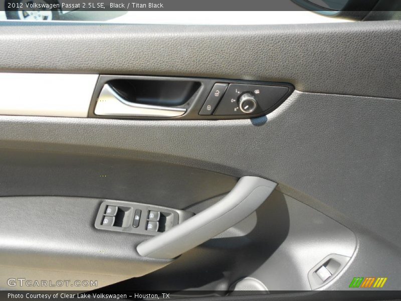 Black / Titan Black 2012 Volkswagen Passat 2.5L SE