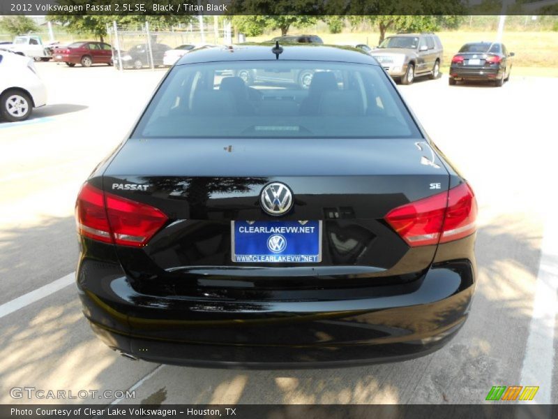 Black / Titan Black 2012 Volkswagen Passat 2.5L SE