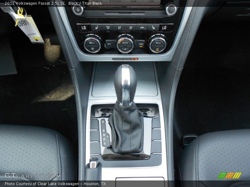 Black / Titan Black 2012 Volkswagen Passat 2.5L SE
