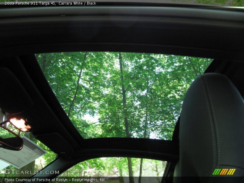 Sunroof of 2009 911 Targa 4S