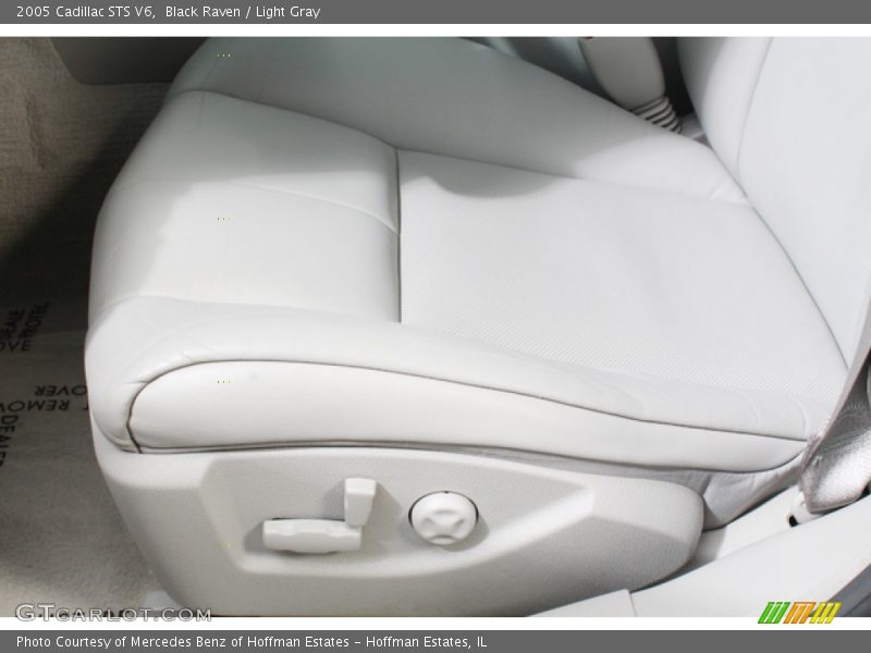 Black Raven / Light Gray 2005 Cadillac STS V6
